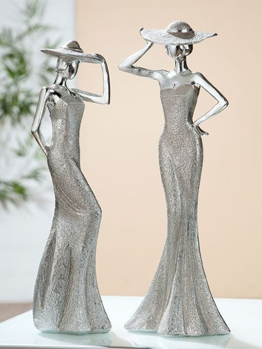 Lady Figurine set "Diva - handen op haar hoed"