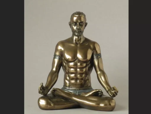 Body Talk Yoga – Lotus position, getatoeëerd