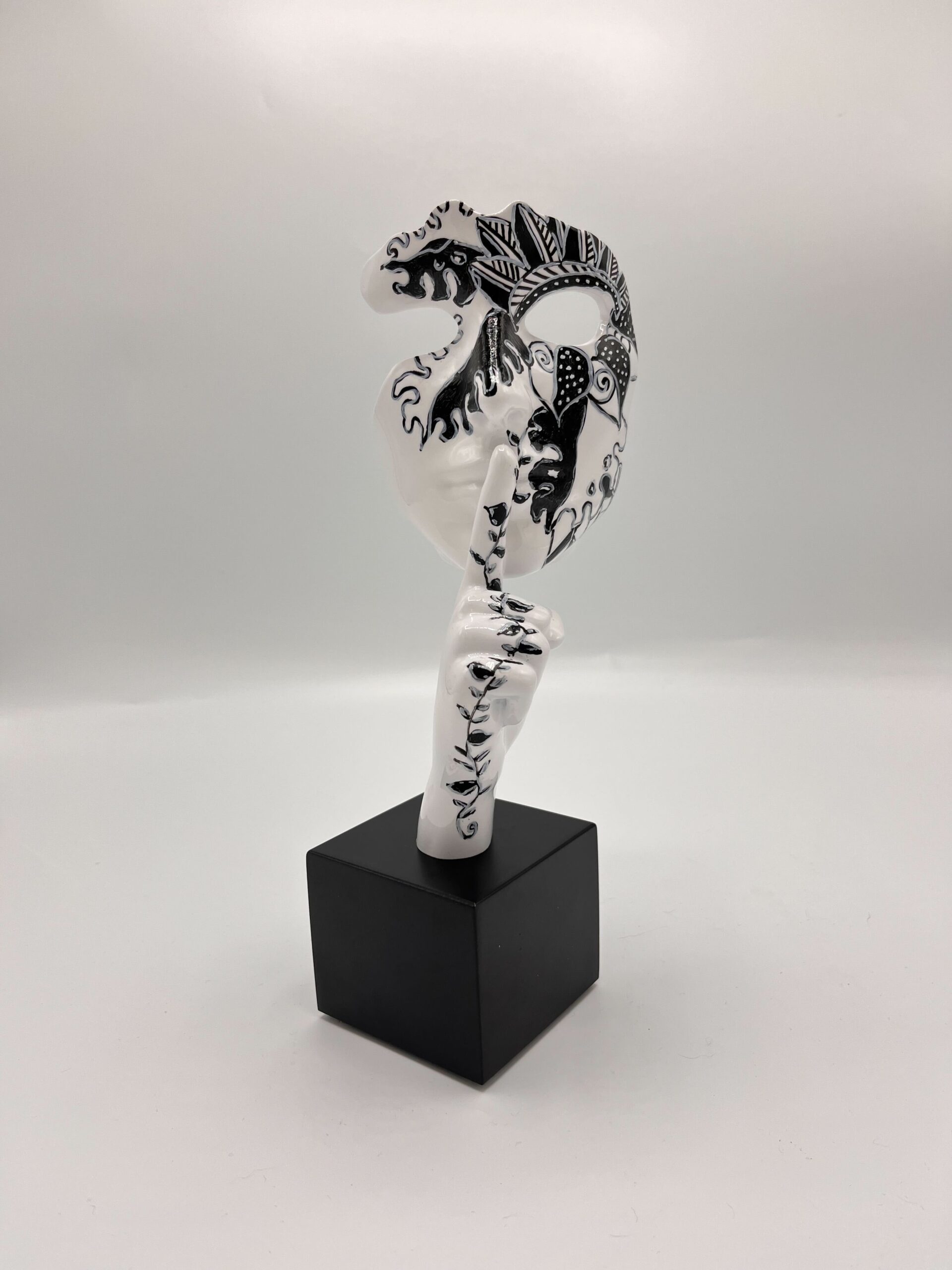 Paint it Black door Ellen Moorman