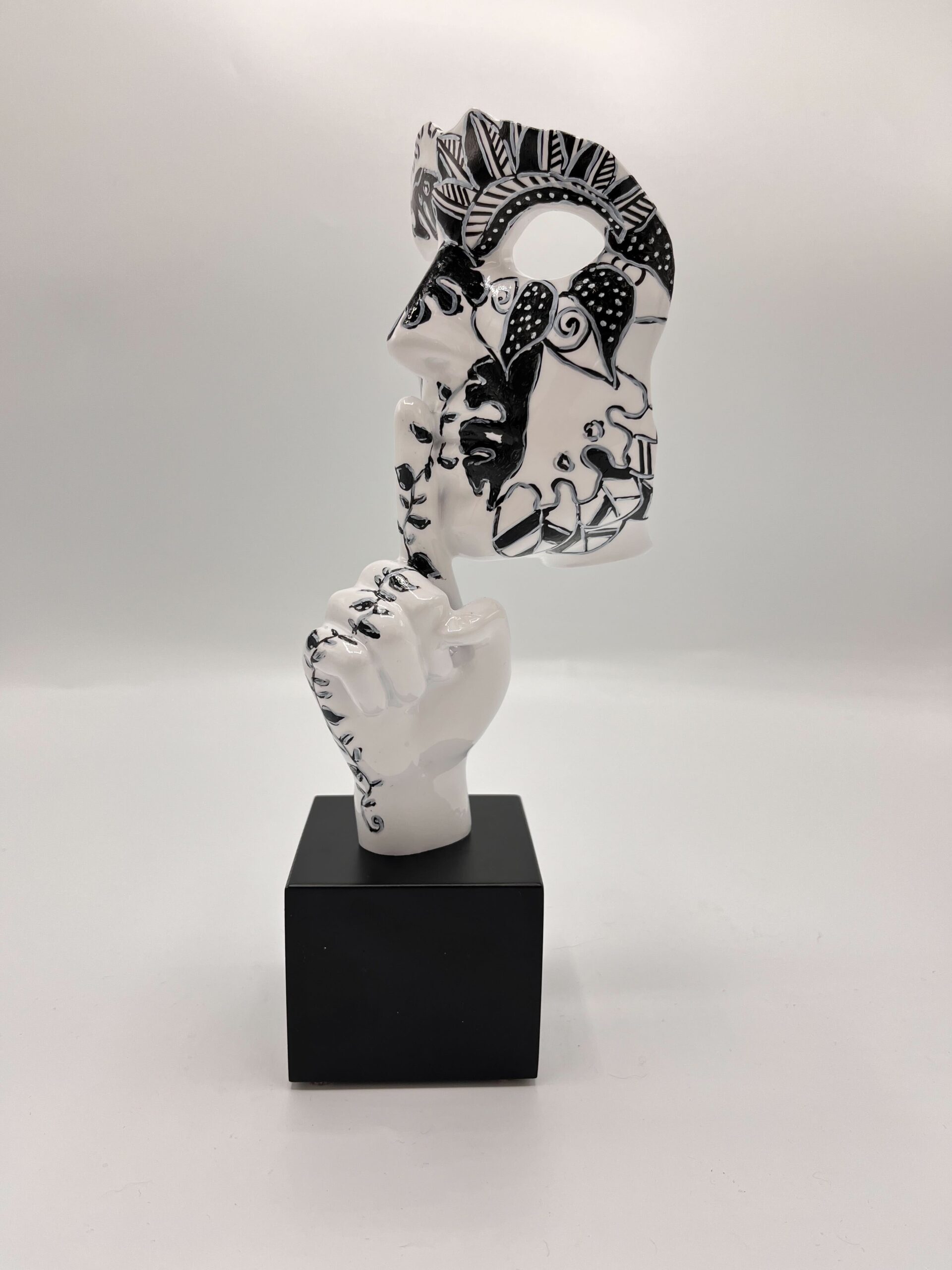 Paint it Black door Ellen Moorman - Afbeelding 2