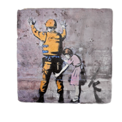 Banksy Tegel ‘Girl Frisking Soldier’
