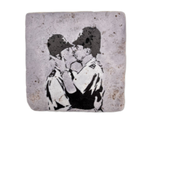 Banksy Tegel ‘Kissing Coppers’