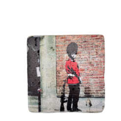 Banksy Tegel ‘Queens Guard’