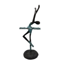 Bronzen beeld ballerina – vrouwfiguur in danshouding met turquoise patina (20 cm)