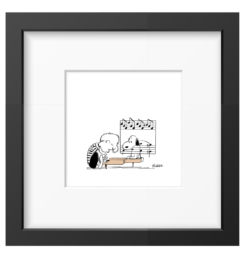 Schroeder speelt piano terwijl Snoopy over de piano hangt, met muzieknoten erboven, ingelijste Peanuts print