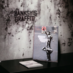 Banksy koelkastmagneet 78 x 53 mm - Graffiti Is A Crime